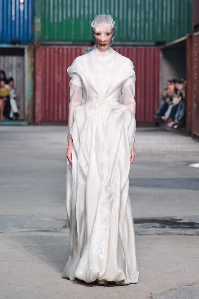 Look 1